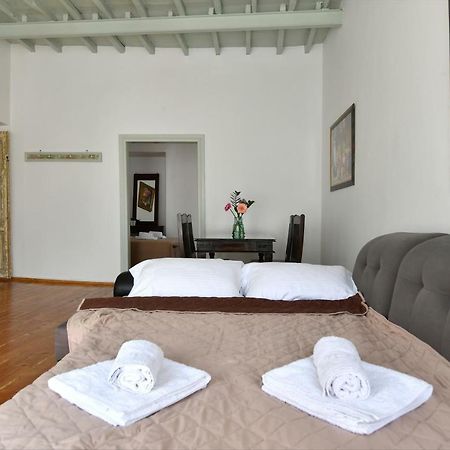16Thcentury Apartment ปาริเกีย ภายนอก รูปภาพ