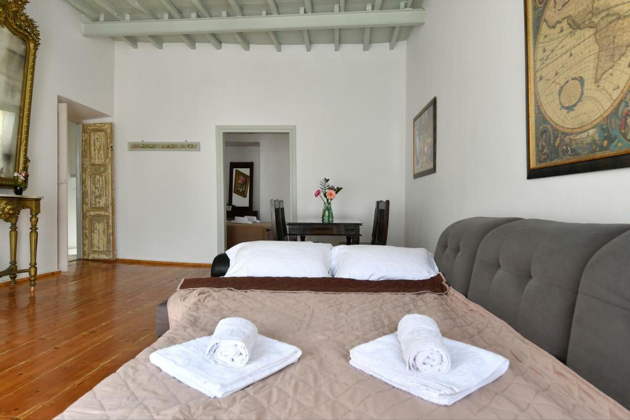 16Thcentury Apartment ปาริเกีย ภายนอก รูปภาพ